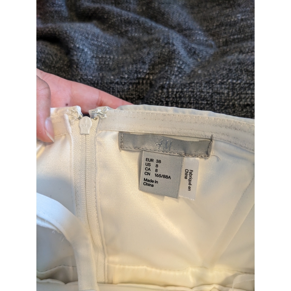 3/$20! H&M Ruched Drape Dress - Picture 13 of 16